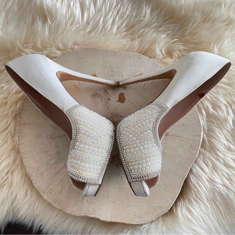 💥✨🌈 3/$25 DE BLOSSOM COLLECTION | Beaded Bridal Shoes Pumps Stilettos - Picture 2 of 5